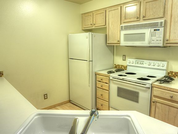4th image of 5620 14th Dr W APT 203