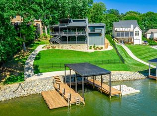 4910 Shoreline Dr, Chattanooga, TN 37416