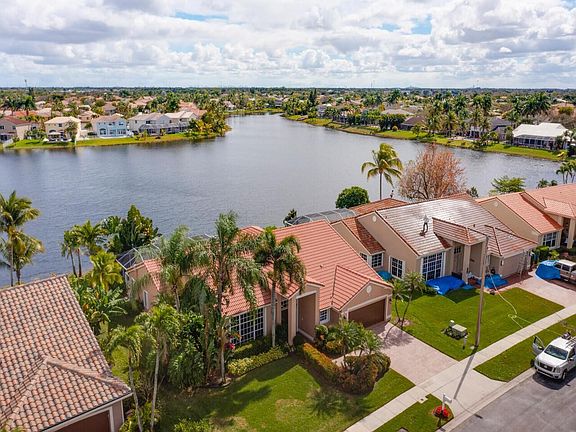 5th image of 1031 NW 193rd Avenue