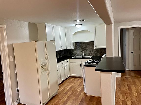2nd image of 2606 Mockingbird Ln