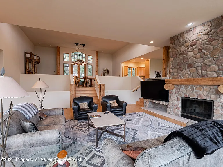 40 Maple Ridge Ln — Photo 10