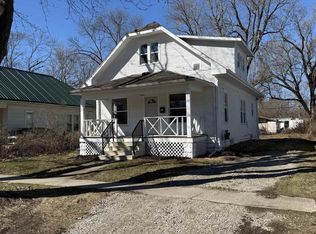 604 S 4th St, Fairfield, IA 52556
