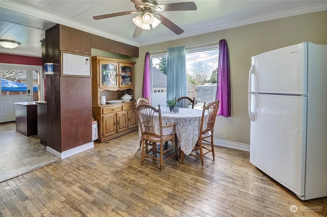 7 bed, 3078 sqft, $650 — Photo 4
