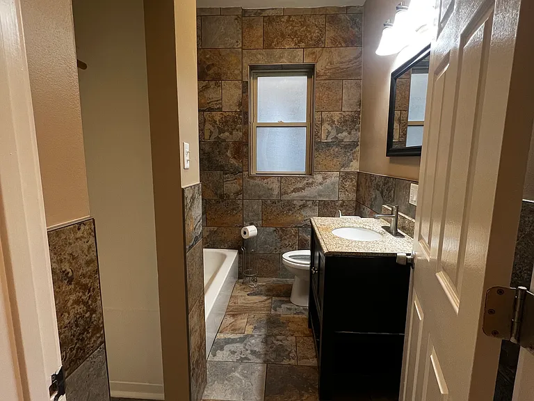 735 N Hamlin Ave #1 — Photo 11