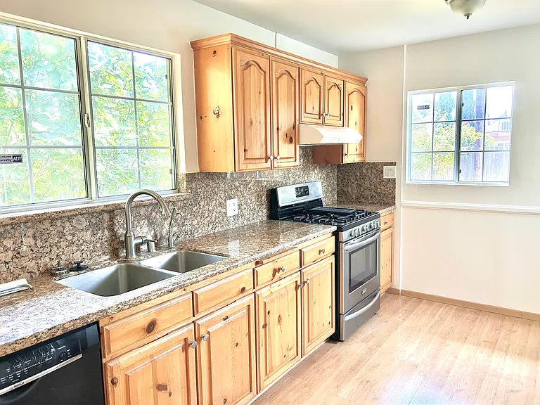 11309 Gaynor Ave — Photo 10