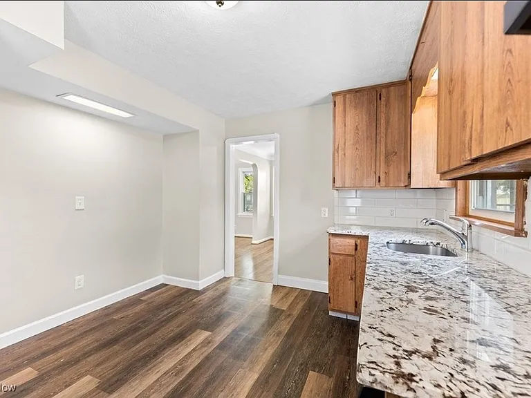 3004 Portman Ave — Photo 9