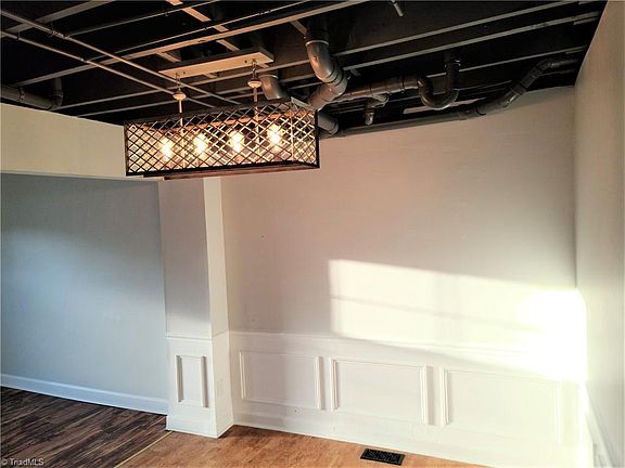 5th image of 3970 E Valley Ct