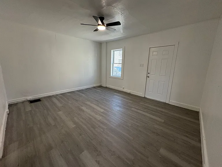 217 S Hartley St — Photo 5