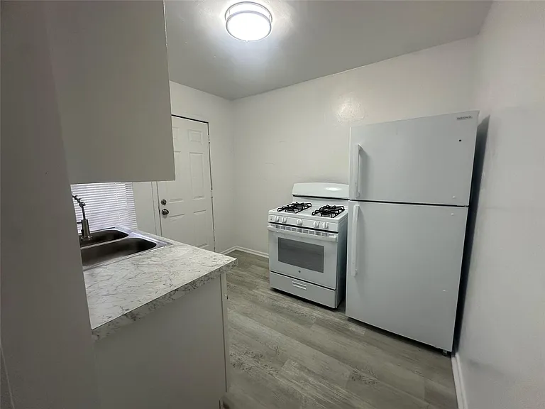 515 Margil St #517 — Photo 5