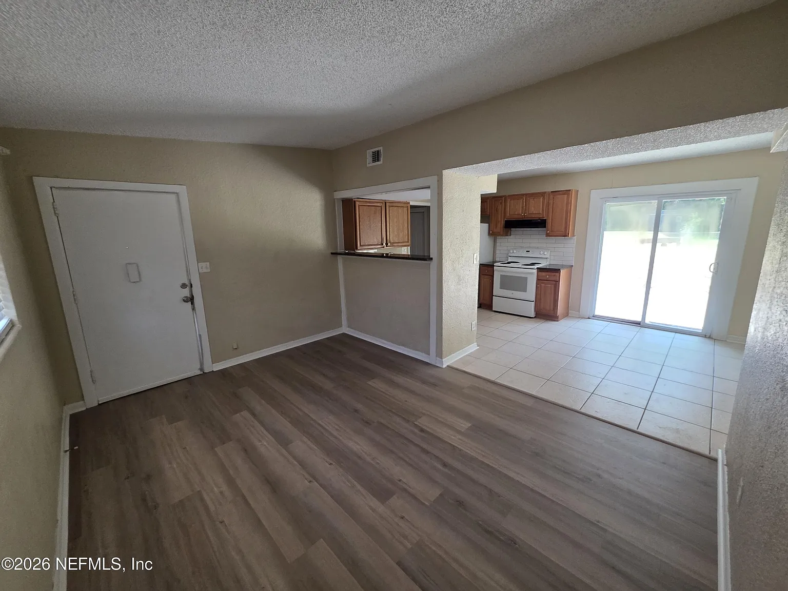 4 bed, 1.0 bath, 1278 sqft, $1,500 — Photo 2