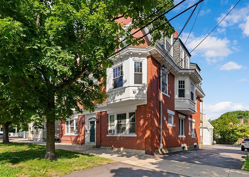 1st image of 42 Broad St APT 3