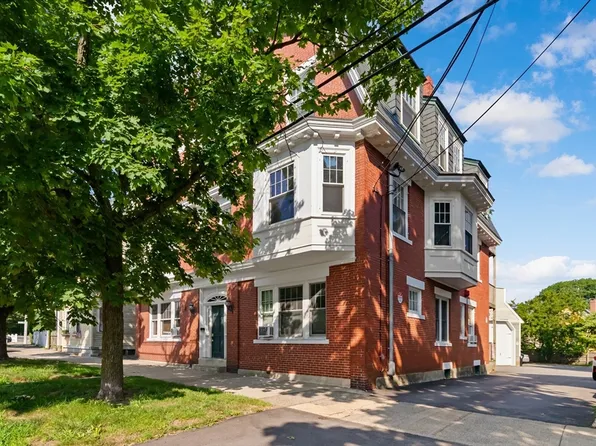 42 Broad St APT 3, Salem, MA 01970