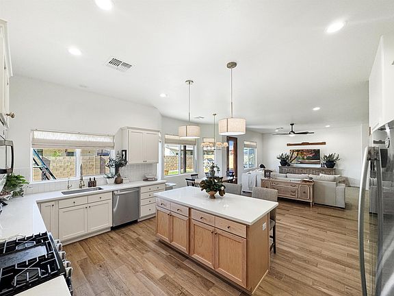 4th image of 3369 W 36th St