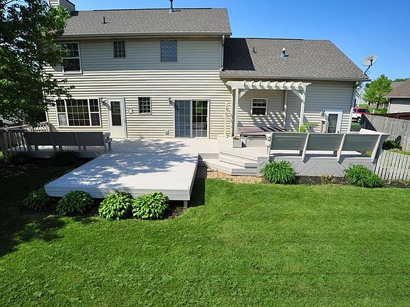 3rd image of 6905 Russet Dr