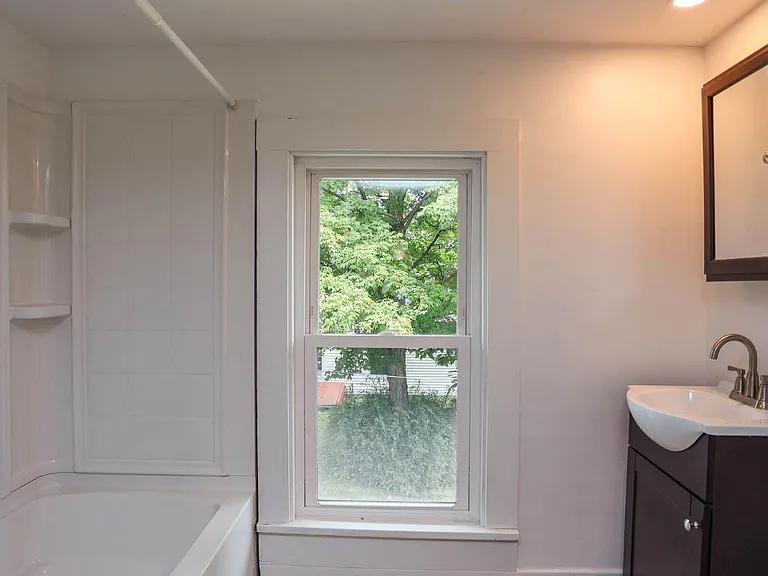 207 N Main St — Photo 9
