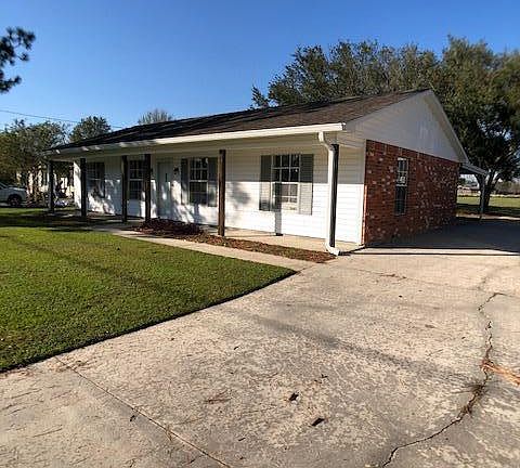3rd image of 503 Acorn Dr