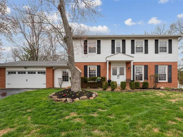 7 Swindon Ct, Ballwin, MO 63011