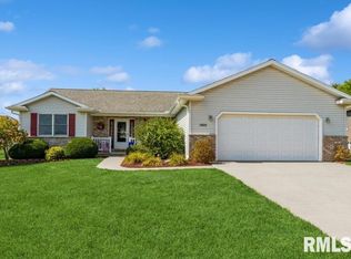 2808 N 12th St, Clinton, IA 52732