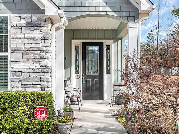 3rd image of 133 Havercroft Ln