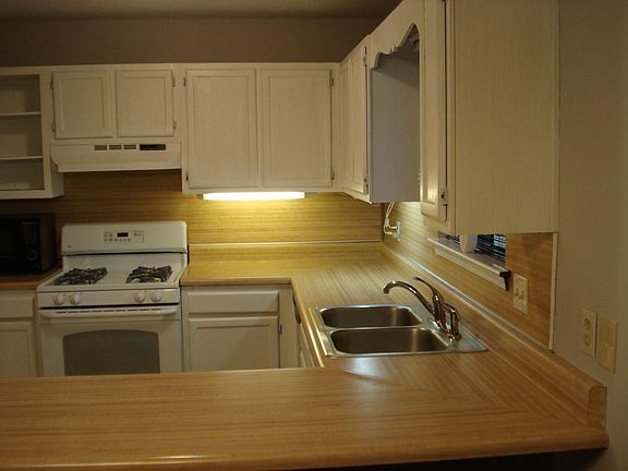 290 Toweridge-kitchen