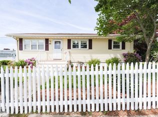 320 Mount Hope Ave, Fall River, MA 02724