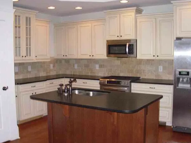 600 Woodruff Pl #B — Photo 2