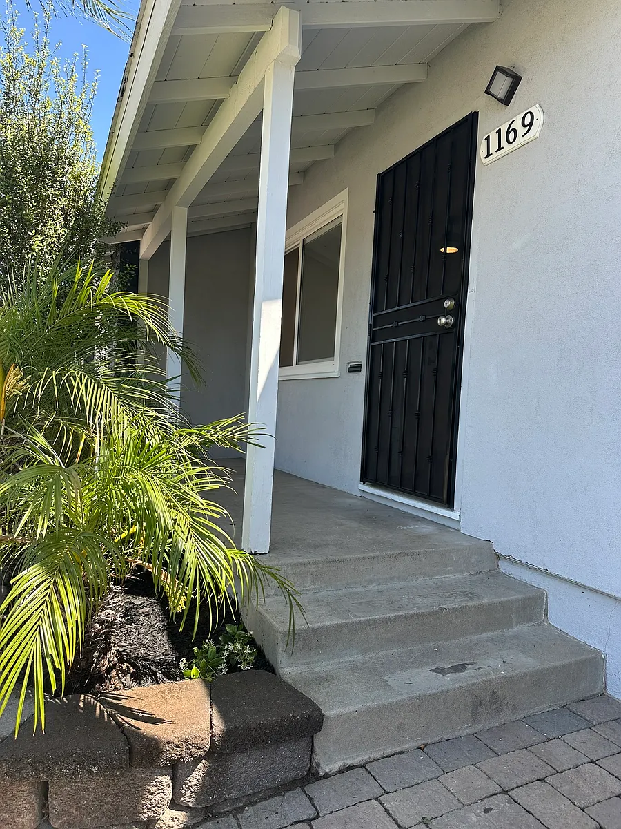 Building Photo - 1169 Hilltop Dr