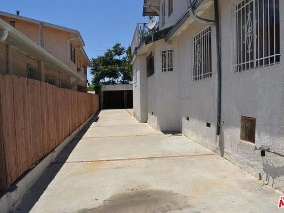 2nd image of 537 N Serrano Ave