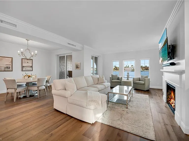 4000 Gulf Shore Blvd N #1400 — Photo 6