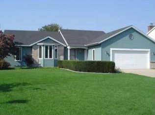 8789 Rivercrest Dr, Jenison, MI 49428