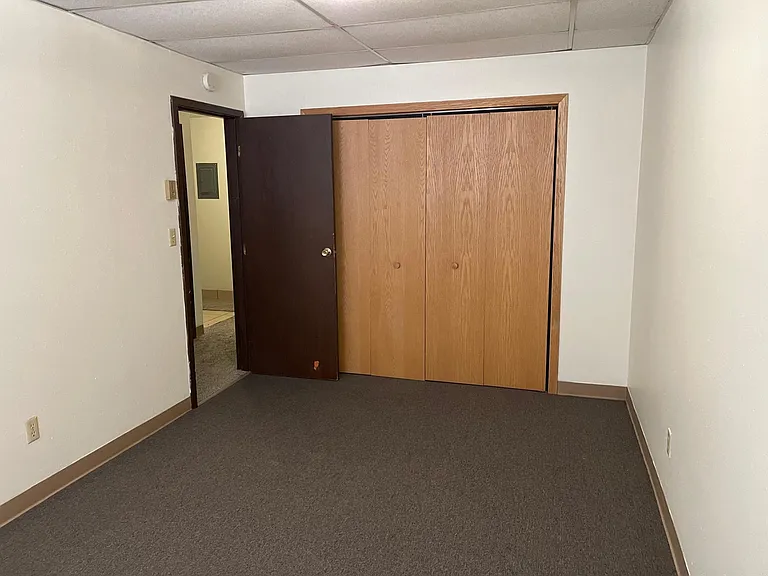 1120 E 8th St #NA — Photo 3