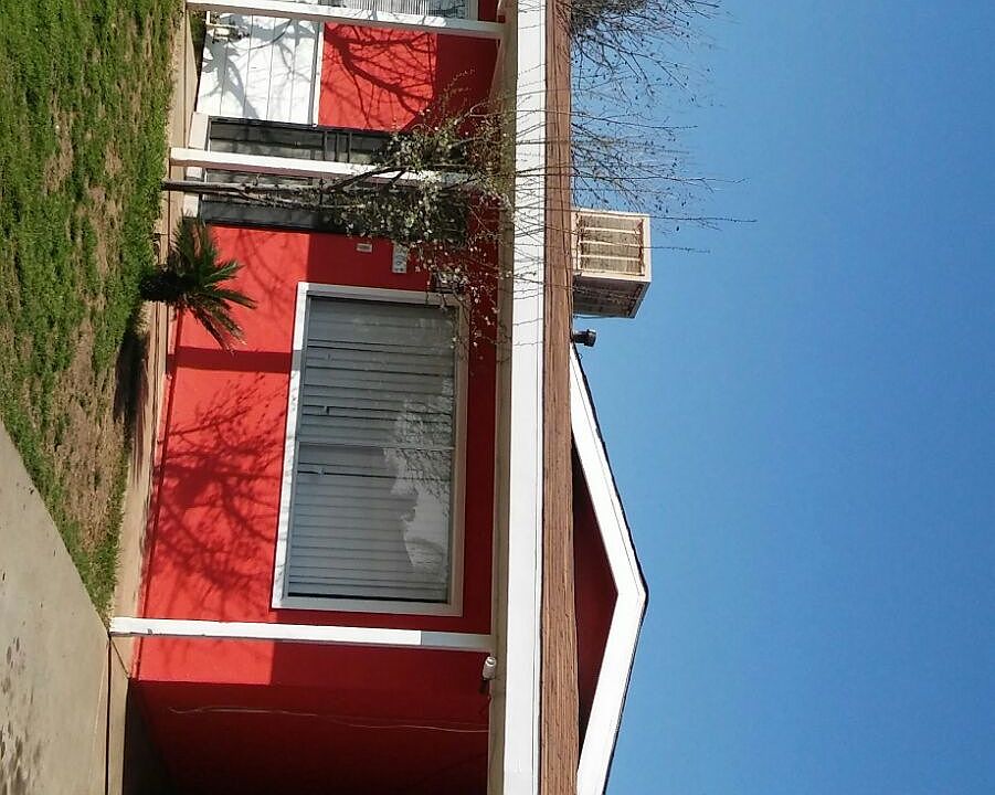 2nd image of 506 Zinnia St