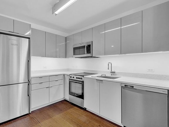3rd image of 400 W 113th St APT 1124