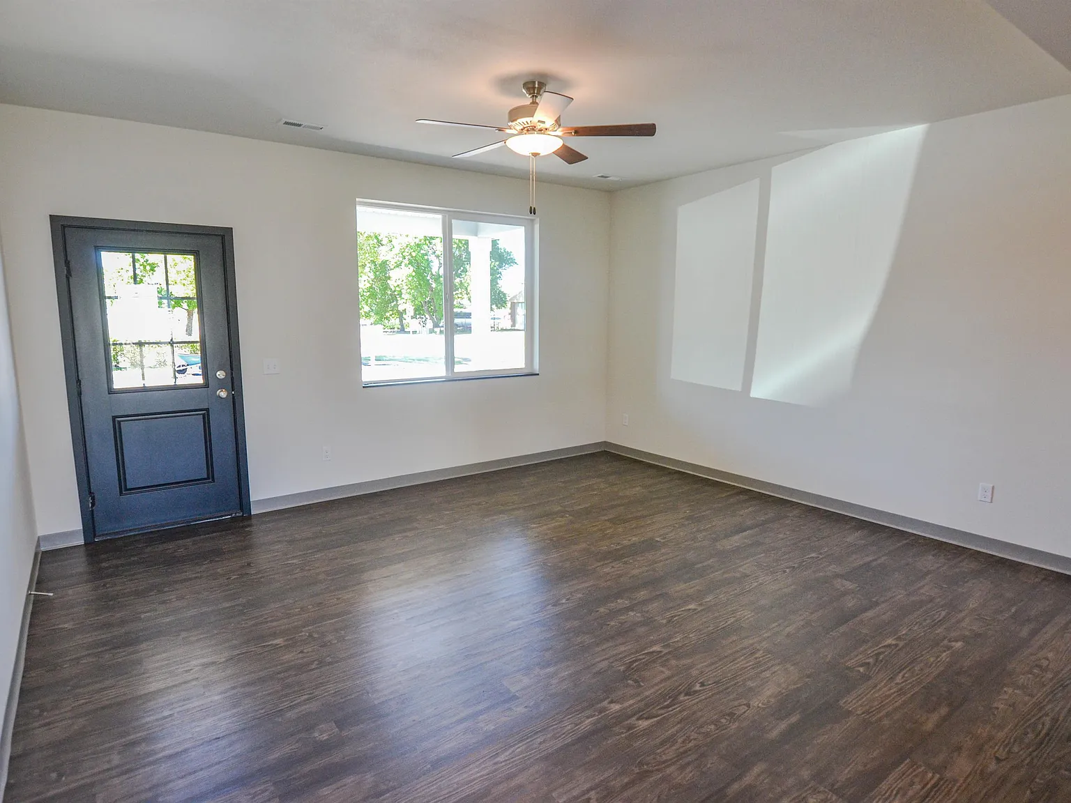 1244 S G Ave - 2 — Photo 3