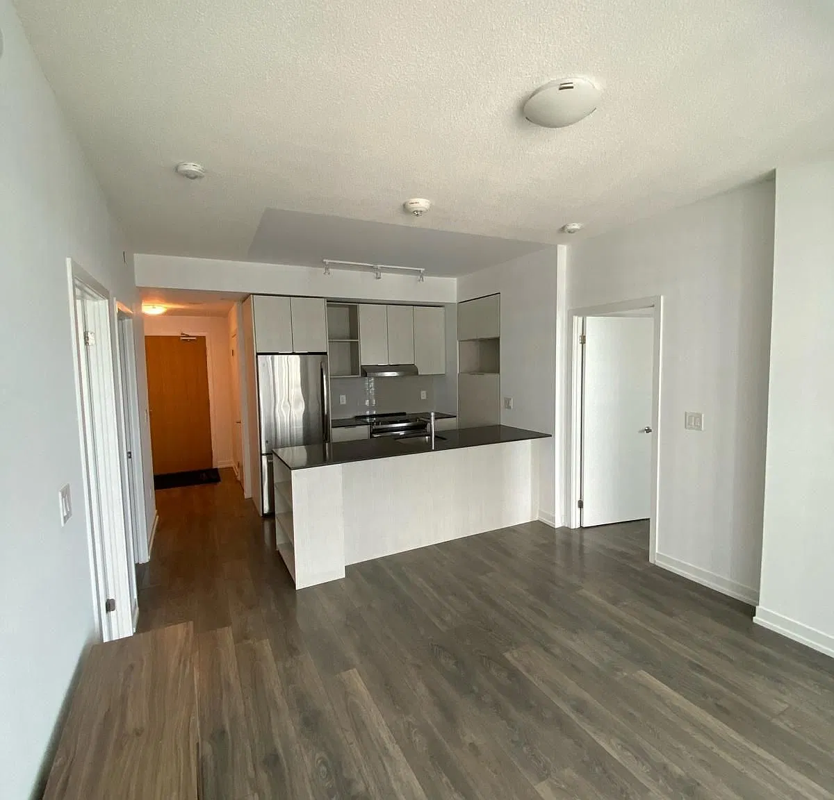 2 bed, $3,000 — Photo 3