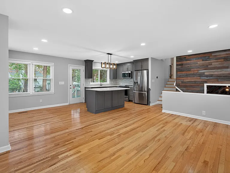 1112 Stonehedge Ave — Photo 9