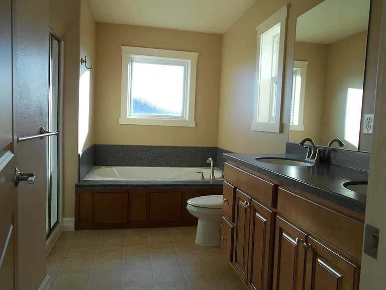 2906 Encino Dr — Photo 3