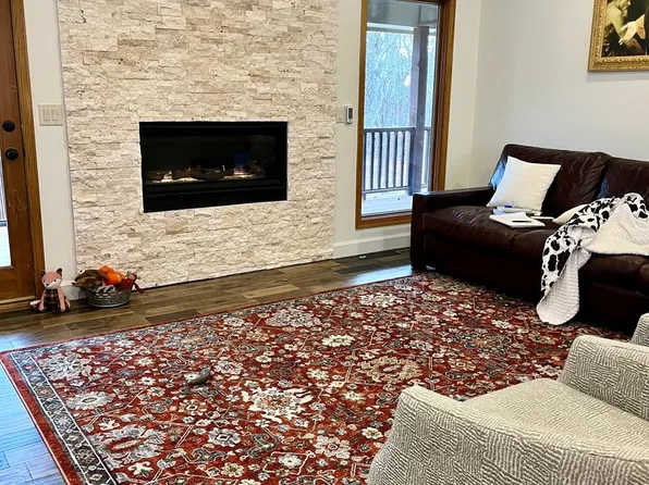 7172 S Mark Twain Dr, Derby, KS 67037