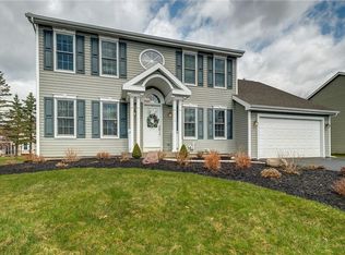 118 Dog Leg Dr, Baldwinsville, NY 13027