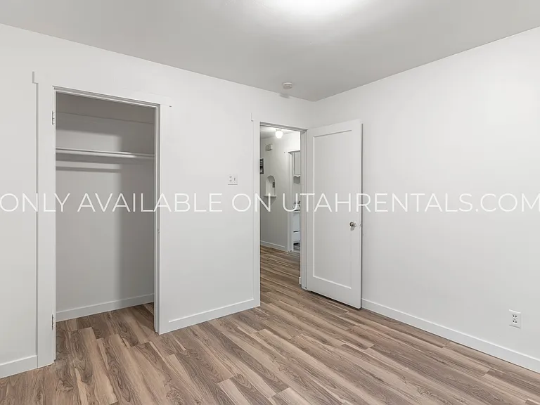 Daley Apartments — Photo 9
