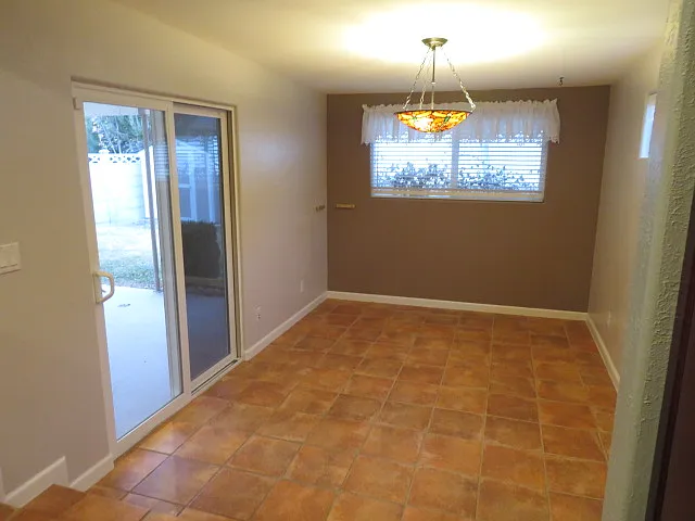 499 Capri Cir — Photo 7