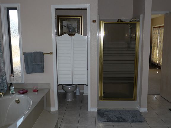 3rd image of 604 S 5th 1/2 St