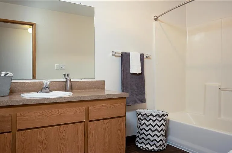 Lancaster Commons | Bathroom