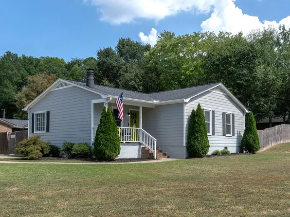 10 Meadowview Dr, Taylors, SC 29687