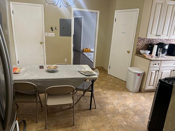 4th image of 241 Crystal St #2-L