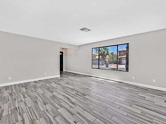 4th image of 2833 Edge Rock Cir