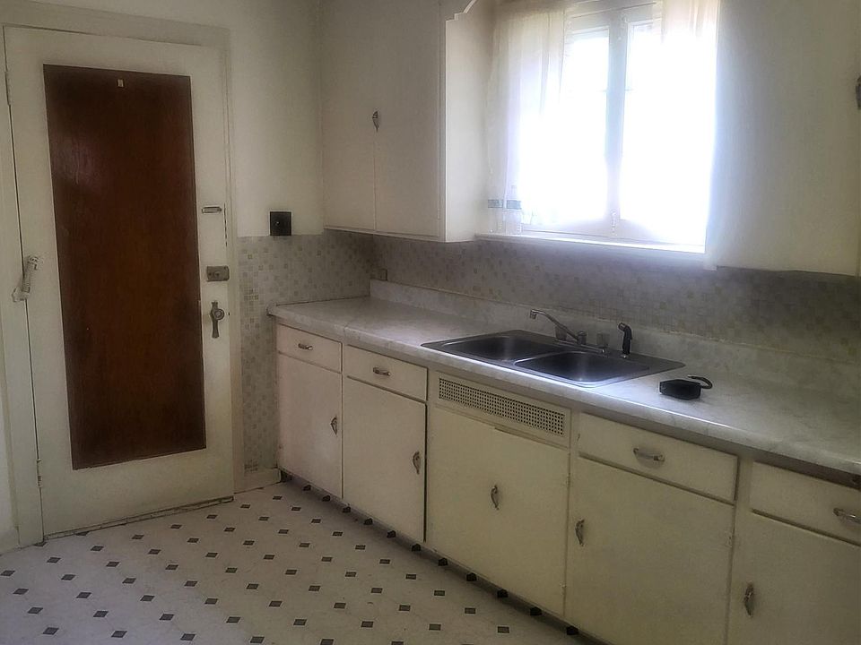 1st image of 49 Gatchell St #2