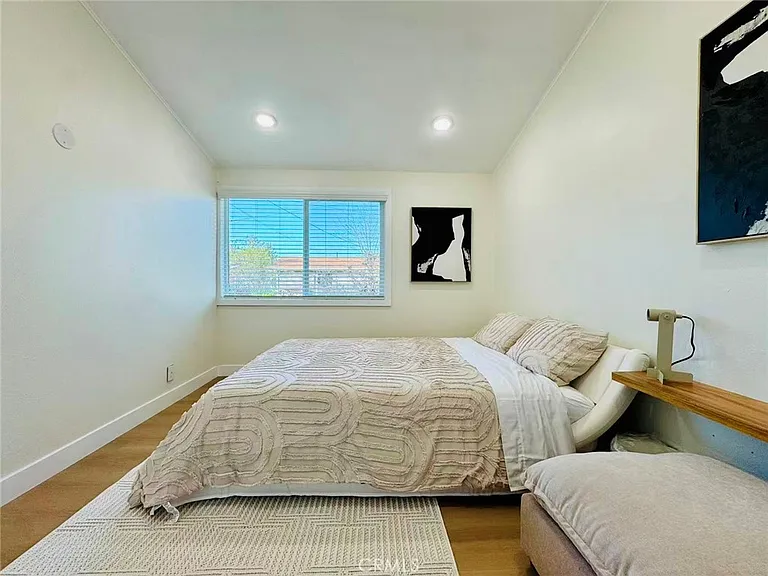 1741 Warwick St #1741 — Photo 14