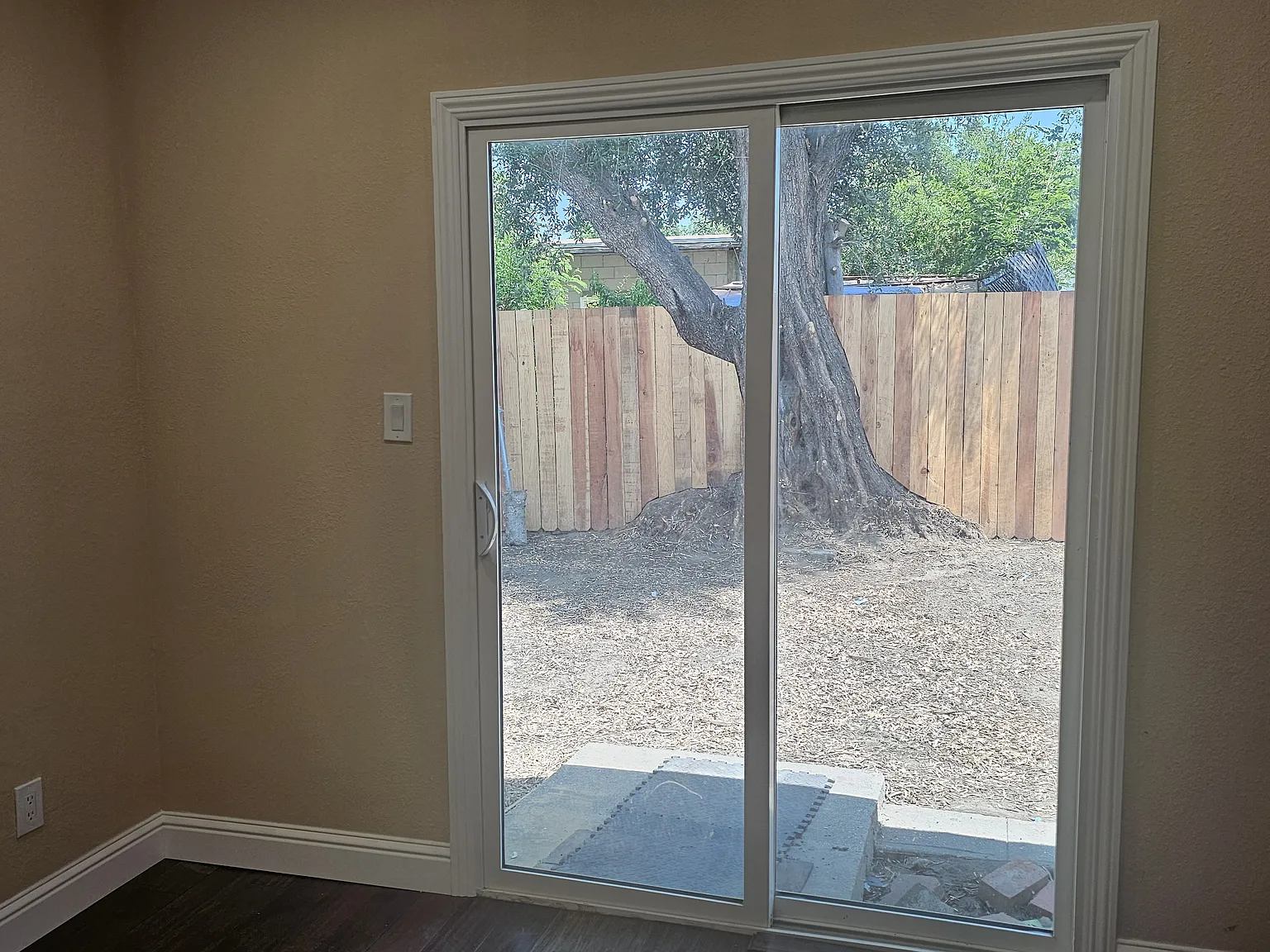 928 N Arrowhead Ave — Photo 2