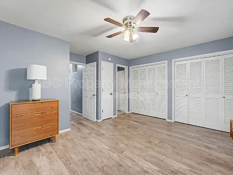 2 William Ln — Photo 11